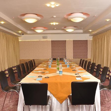 Hotel Niharika Kolkata Ngoại thất bức ảnh