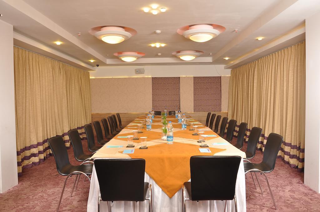 Hotel Niharika Kolkata Ngoại thất bức ảnh