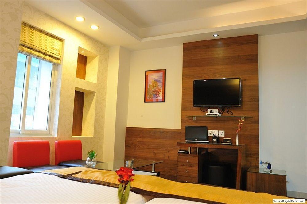 Hotel Niharika Kolkata Ngoại thất bức ảnh