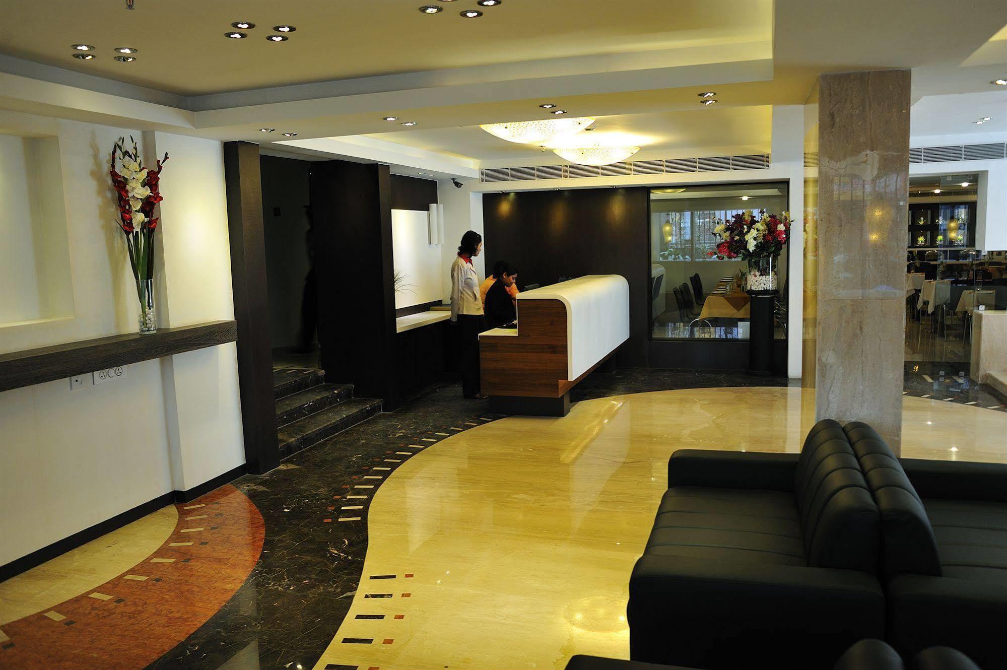Hotel Niharika Kolkata Ngoại thất bức ảnh