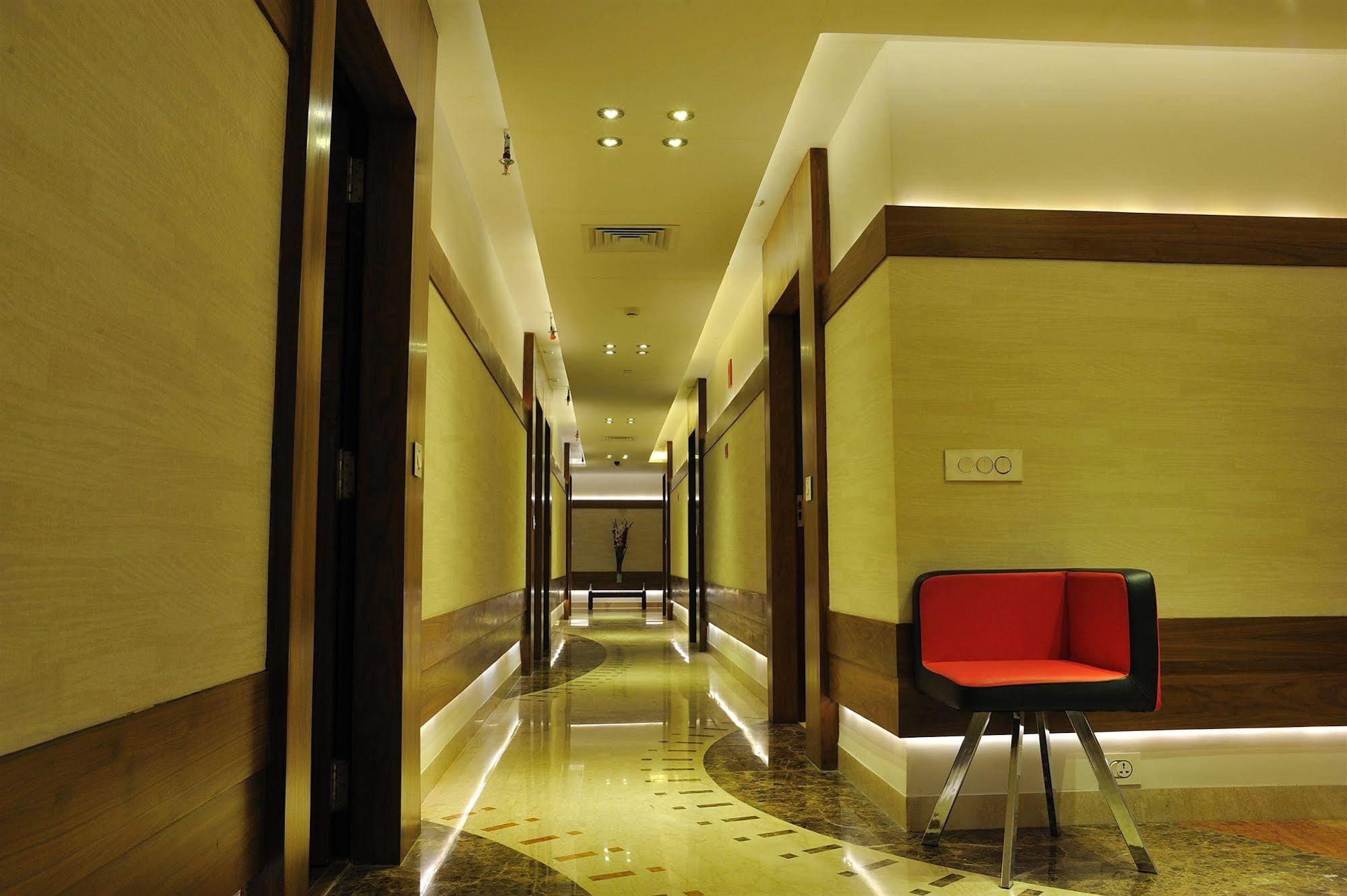 Hotel Niharika Kolkata Ngoại thất bức ảnh
