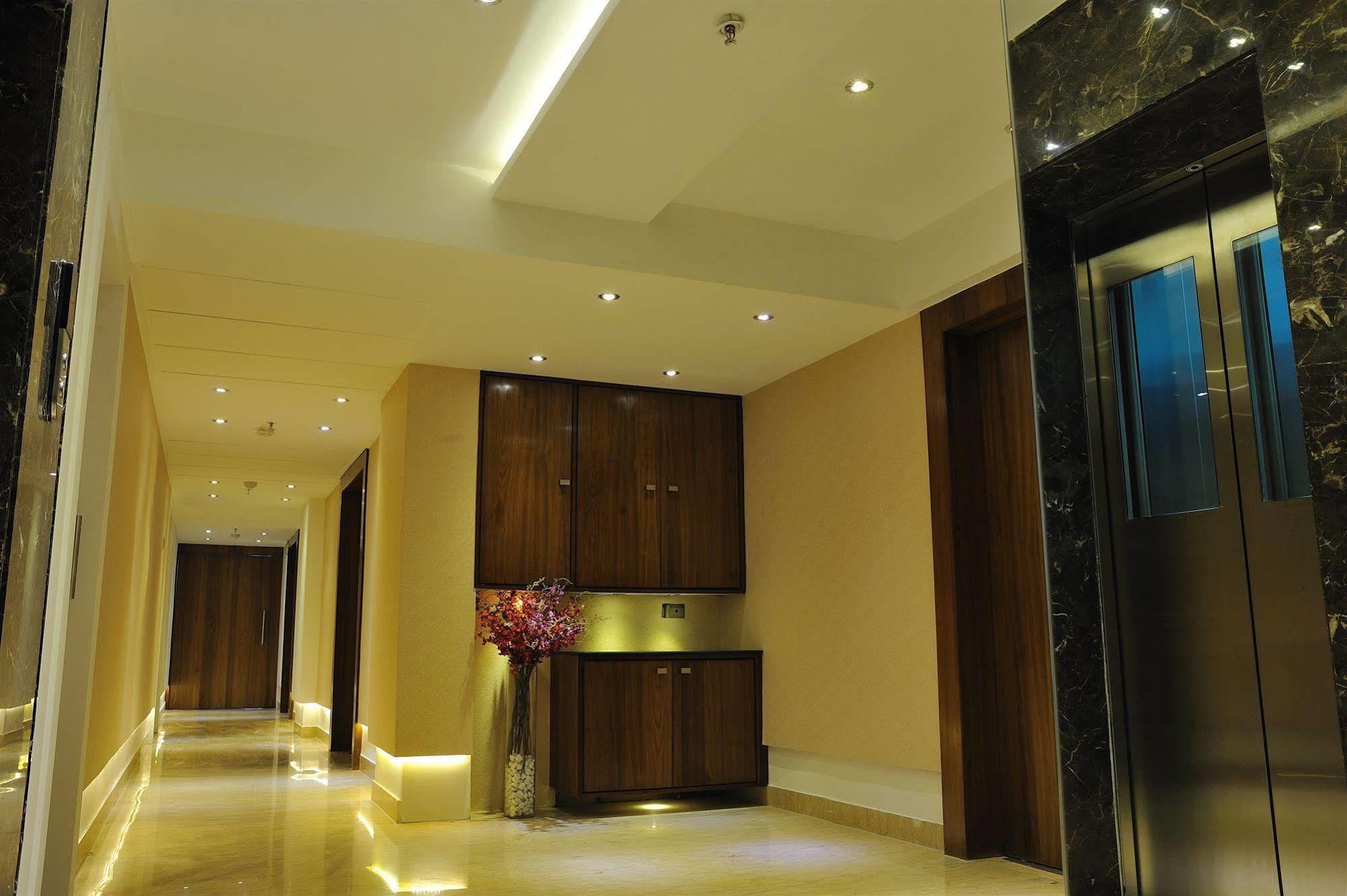 Hotel Niharika Kolkata Ngoại thất bức ảnh