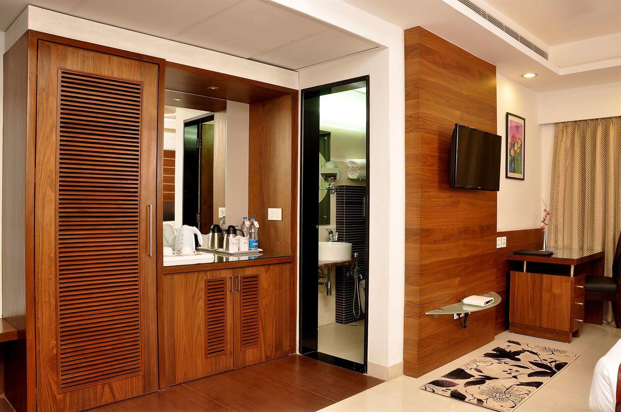 Hotel Niharika Kolkata Ngoại thất bức ảnh