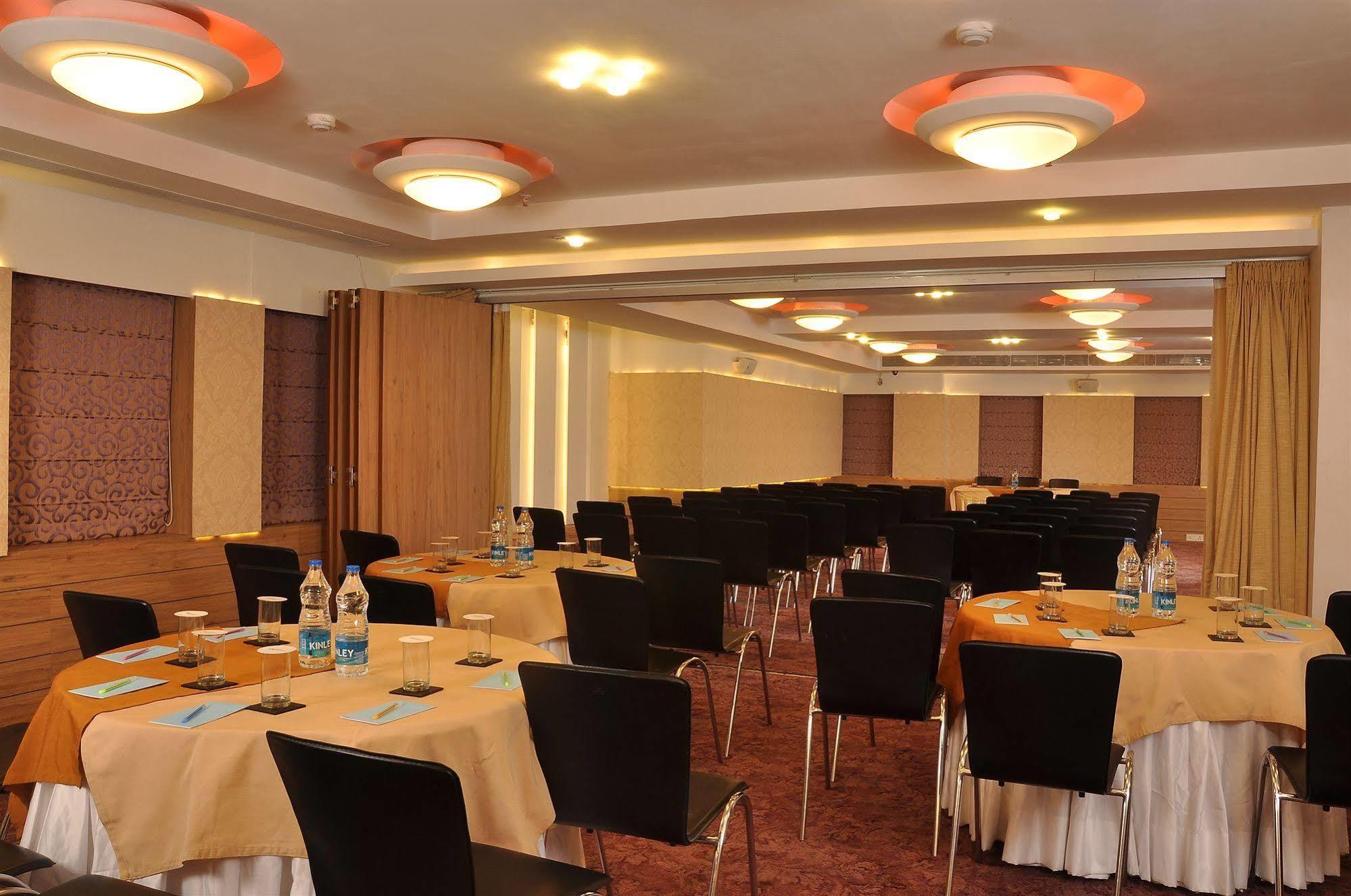 Hotel Niharika Kolkata Ngoại thất bức ảnh