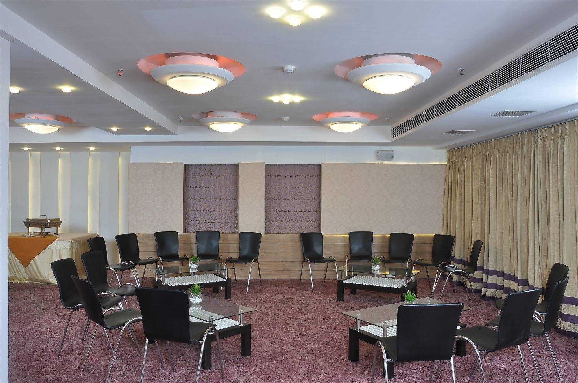 Hotel Niharika Kolkata Ngoại thất bức ảnh